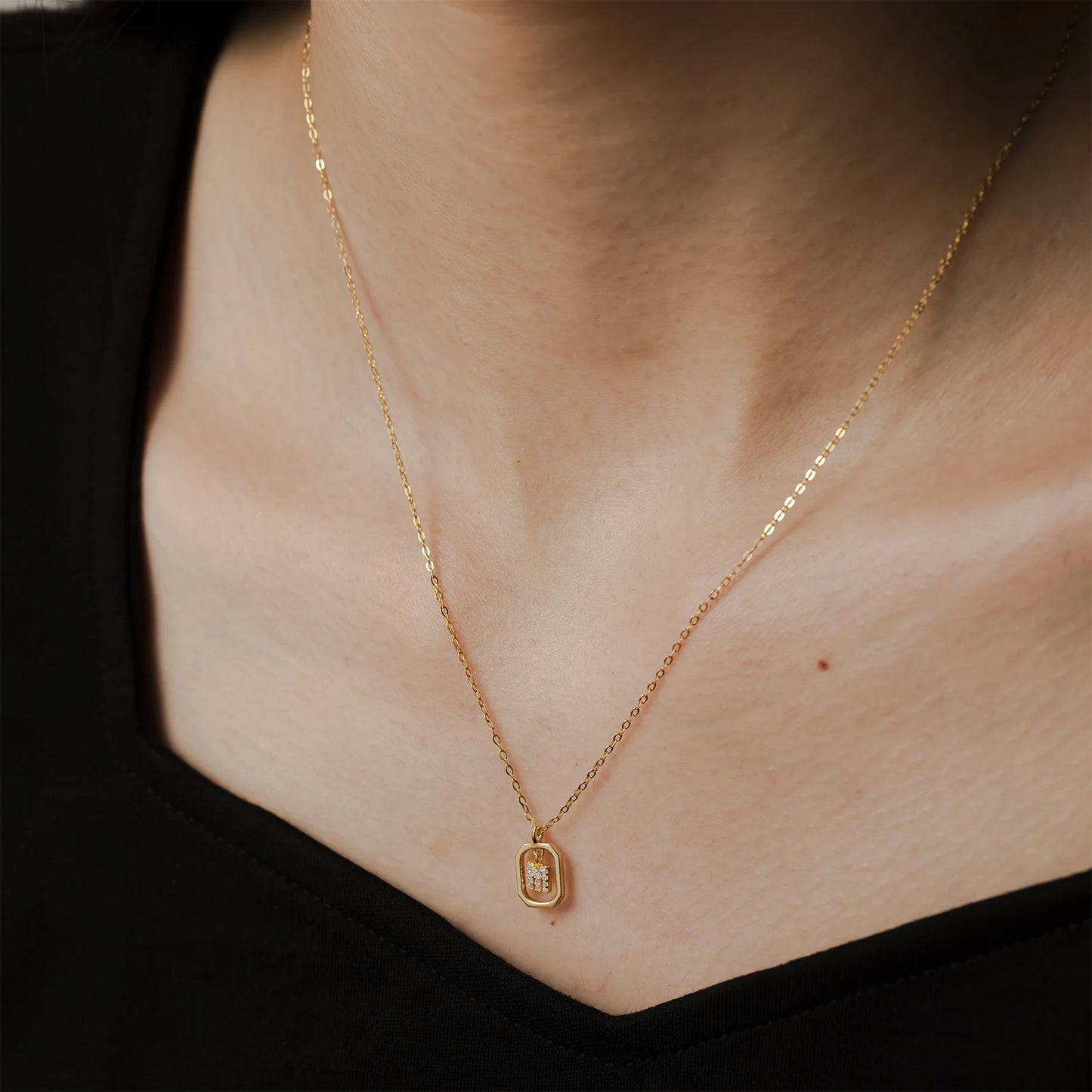 Etterna Inital Pendant Necklace Silver/Gold